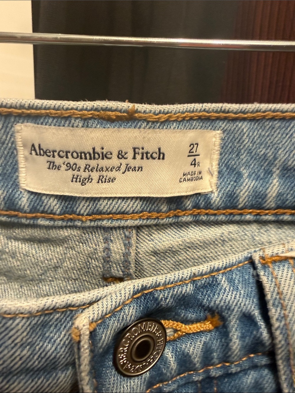 Abercrombie & Fitch Light Blue High-Rise Relaxed Jeans size 27